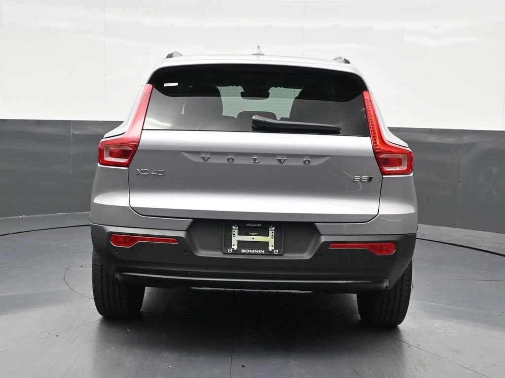 New 2026 Volvo XC40 B5 Plus w/ Protection Package Premier AWD/4WD image 4