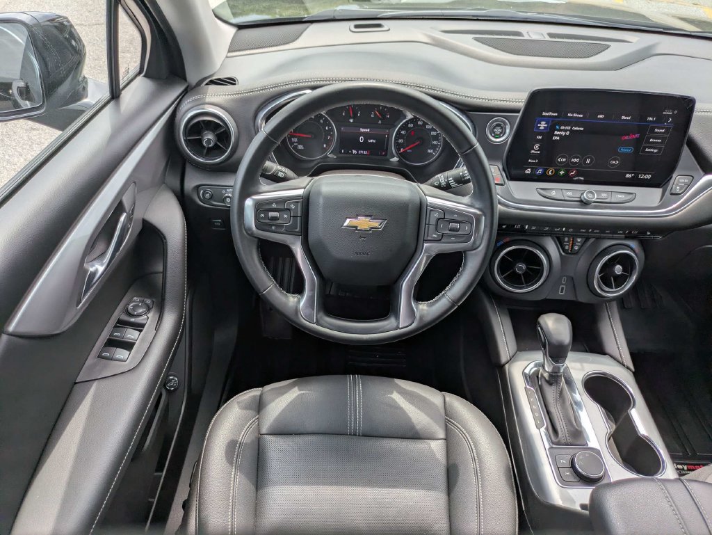 Used 2024 Chevrolet Blazer LT w/ Midnight/Sport Edition FWD image 17