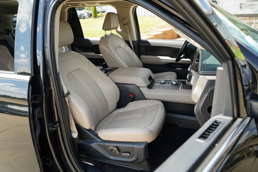 Used 2022 Ford Expedition Limited AWD/4WD image 13