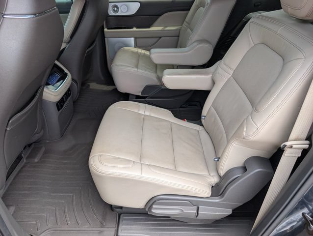 Used 2024 Lincoln Navigator L Reserve AWD/4WD image 30