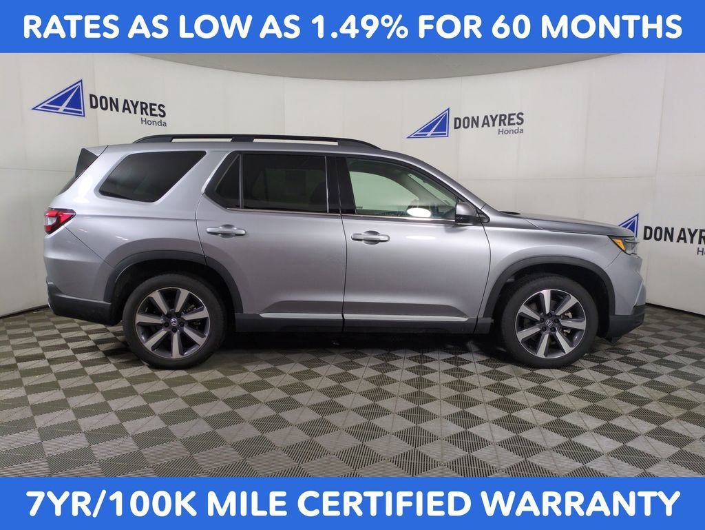 Used 2023 Honda Pilot Touring image 6