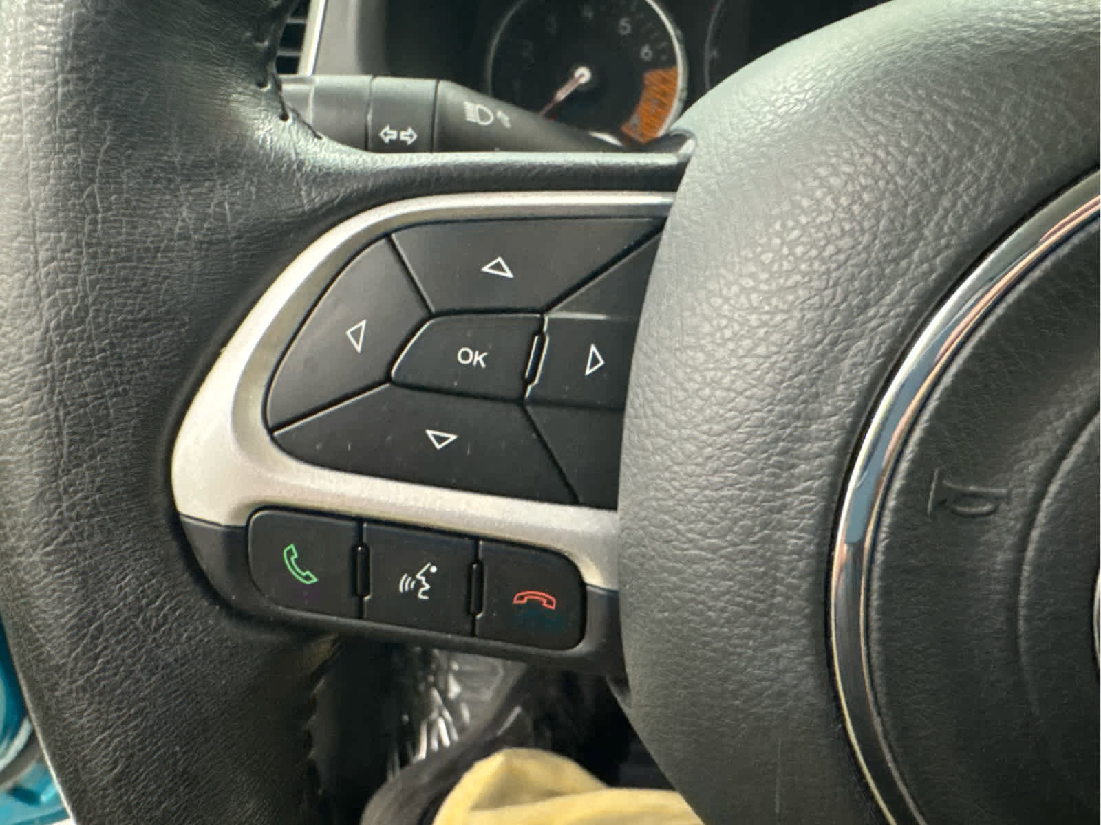 Used 2020 Jeep Renegade Latitude w/ Cold Weather Group image 11