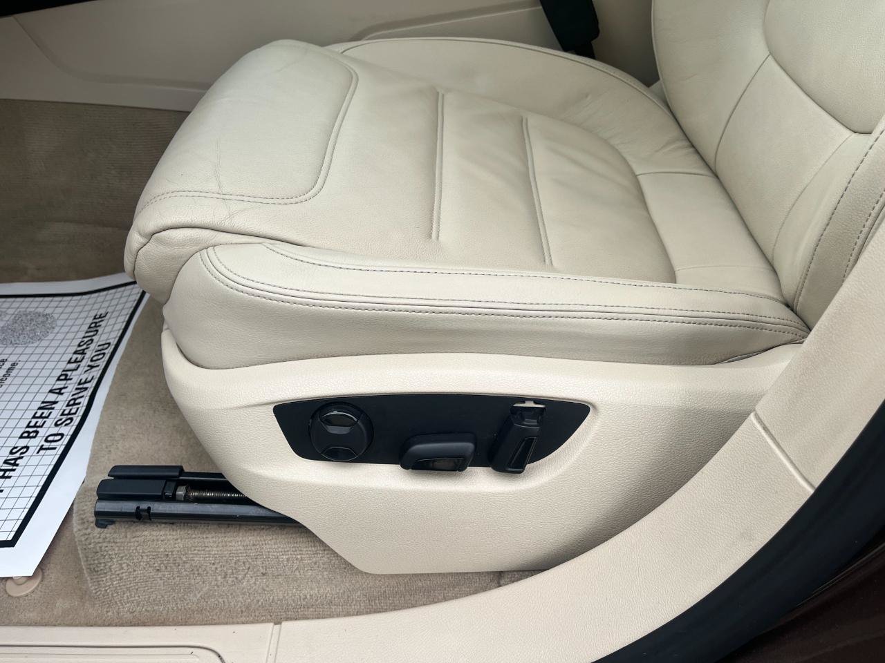 Used 2013 Volkswagen Touareg TDI AWD/4WD image 29