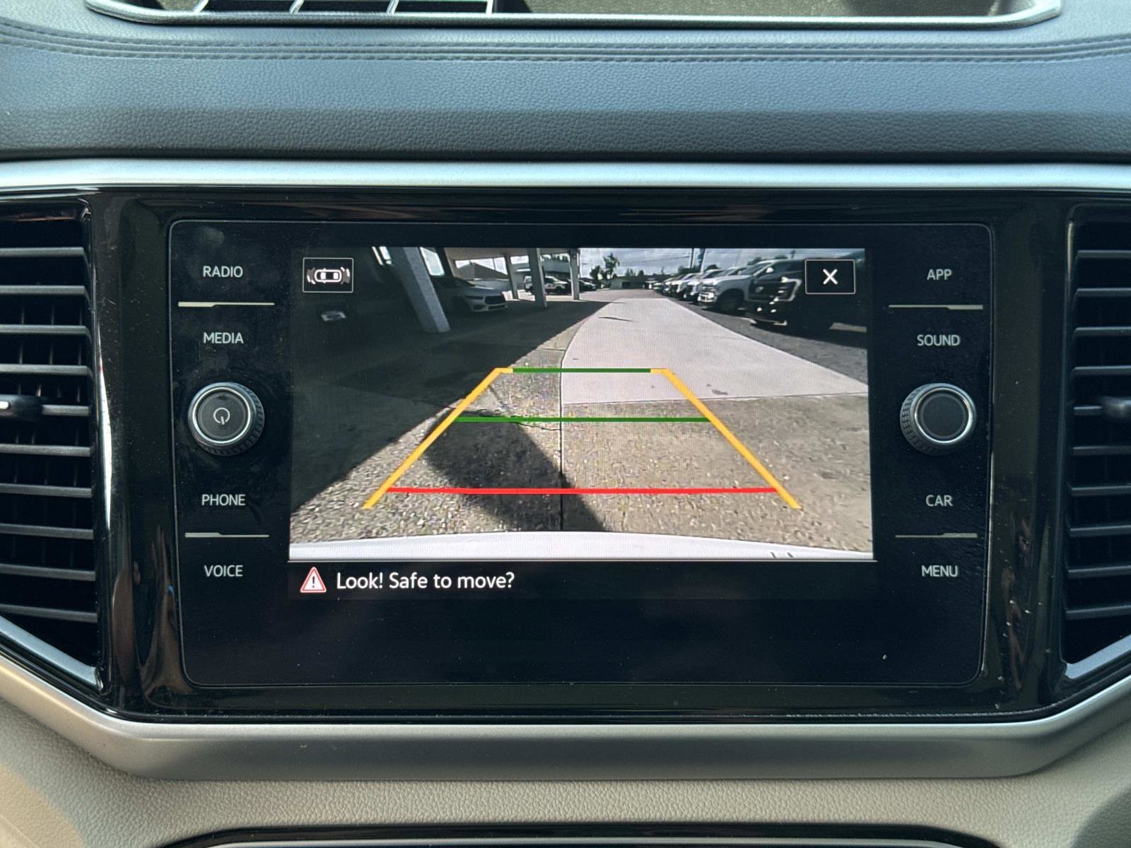 Used 2022 Volkswagen Atlas SE image 26