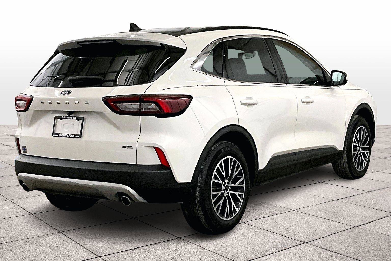 Used 2025 Ford Escape SE w/ PHEV Premium Package image 11