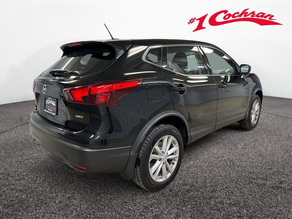 Used 2018 Nissan Rogue Sport S w/ S Appearance Package AWD/4WD image 24