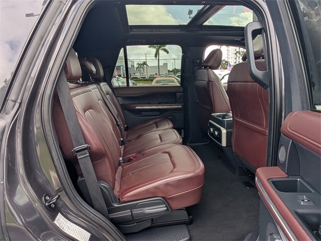 Used 2024 Ford Expedition Limited image 15