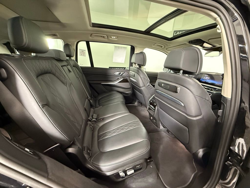 Used 2025 BMW X7 xDrive40i image 19