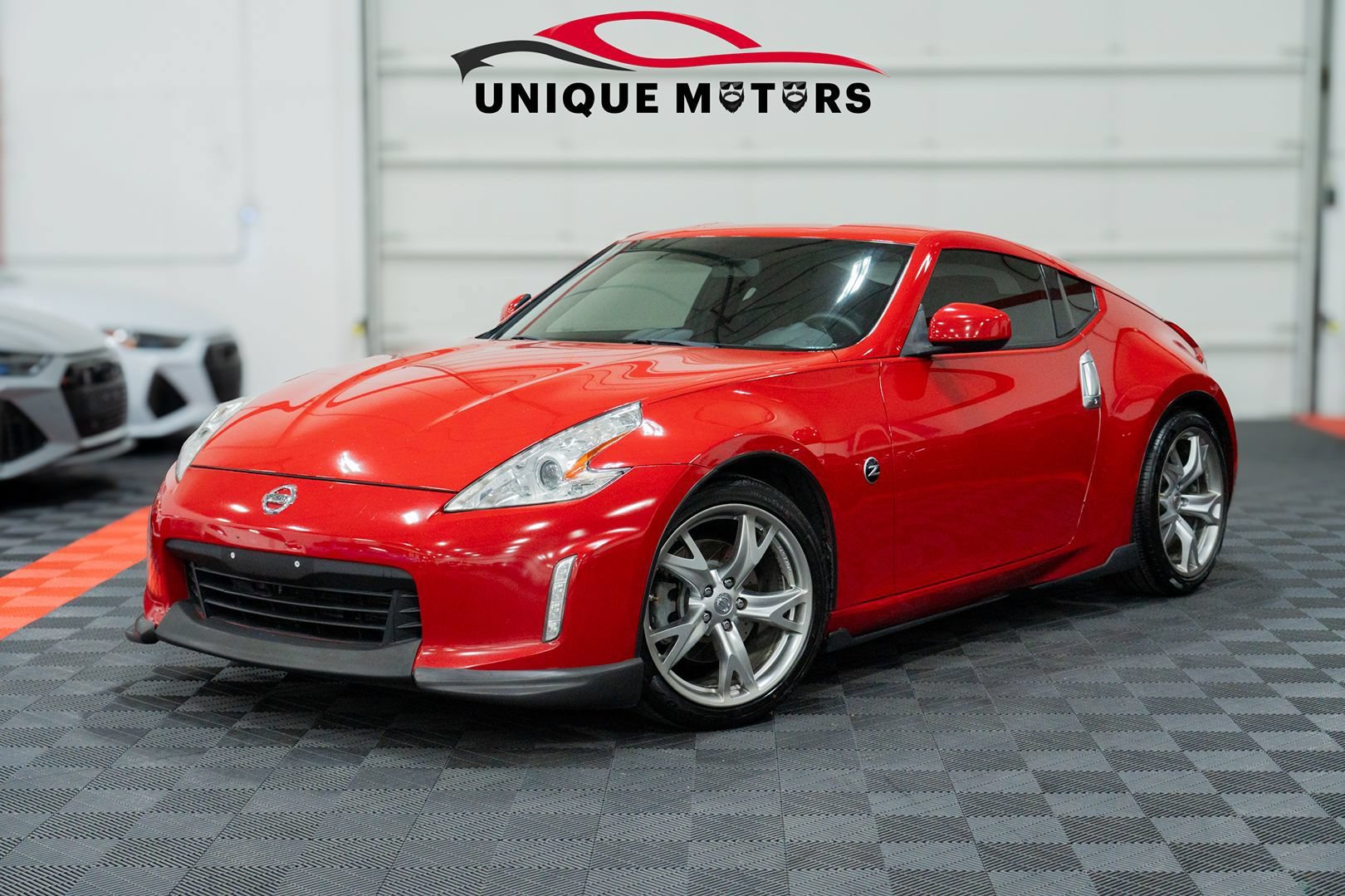 Used 2016 Nissan 370Z Coupe RWD image 1