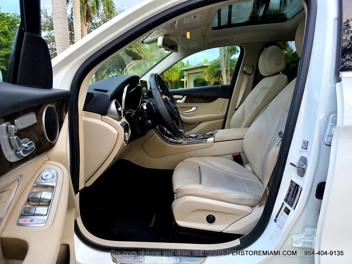 Used 2018 Mercedes-Benz GLC 300 w/ Premium Package image 21