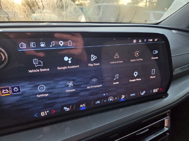 Used 2024 Chevrolet Traverse LT w/ LPO, Floor Liner Package FWD image 14