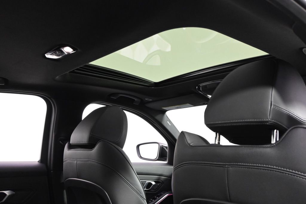 Used 2025 BMW 330i xDrive Sedan image 17
