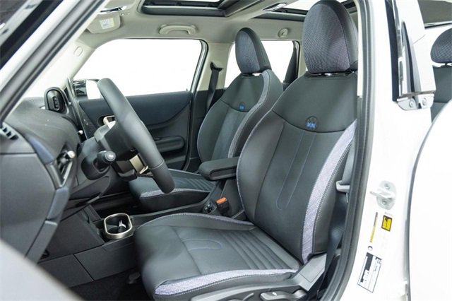 Certified 2025 MINI Cooper S image 22