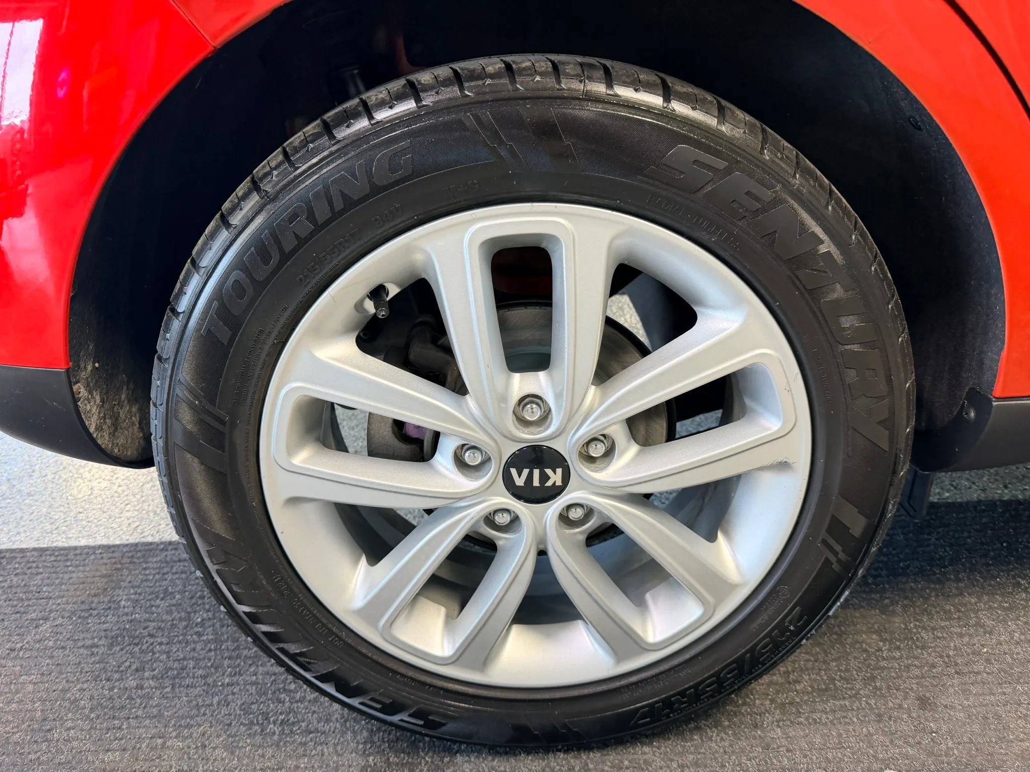 Used 2018 Kia Soul + FWD image 16
