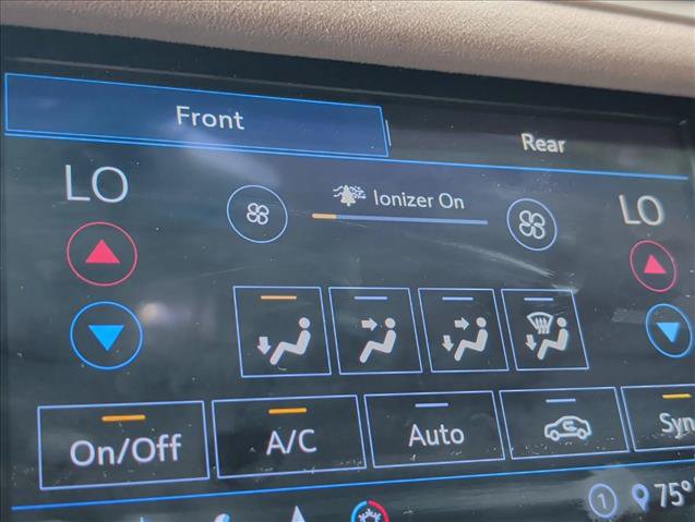Used 2020 Cadillac XT5 Premium Luxury w/ Platinum Package FWD image 11