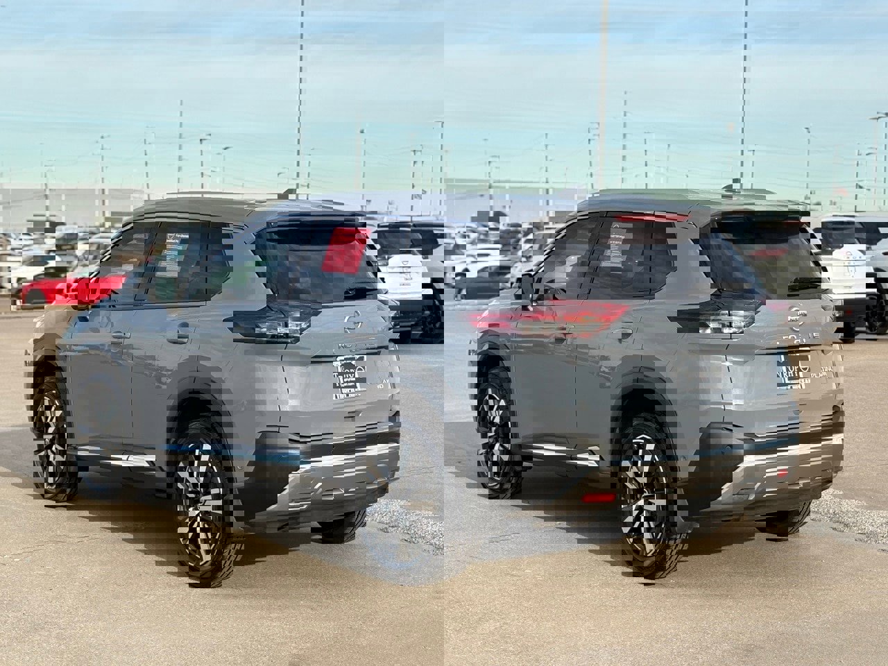 Certified 2021 Nissan Rogue Platinum image 4