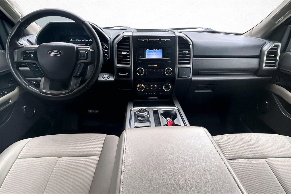 Used 2018 Ford Expedition XLT image 7