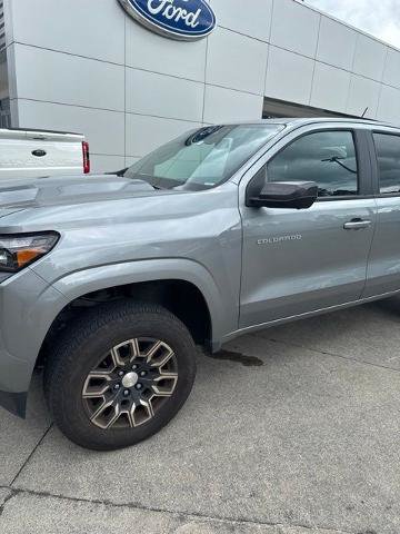 Used 2024 Chevrolet Colorado LT w/ LT Convenience Package III RWD image 8