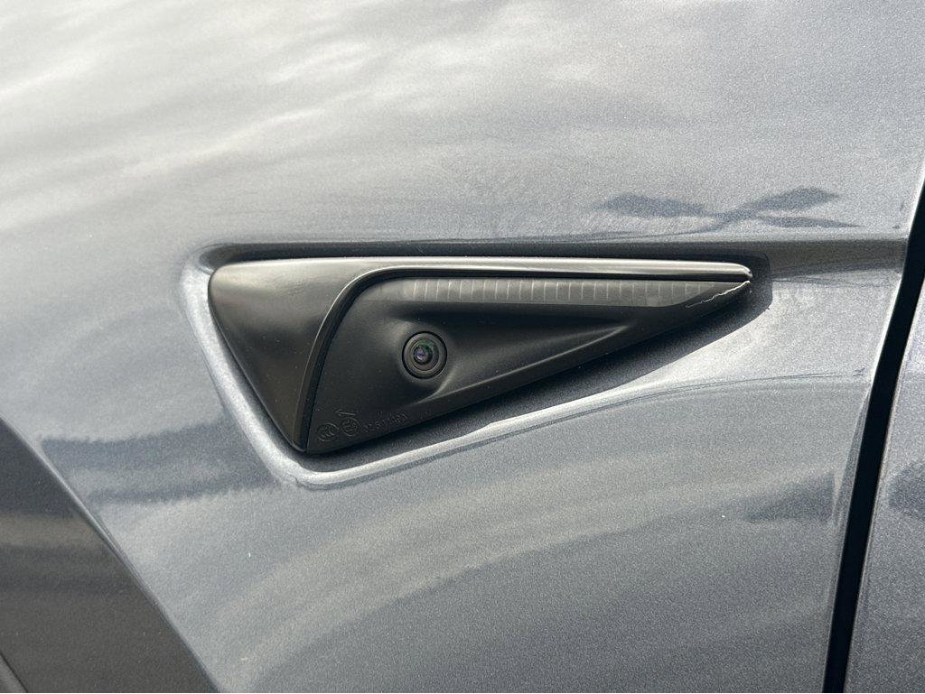 Used 2022 Tesla Model Y Performance image 38