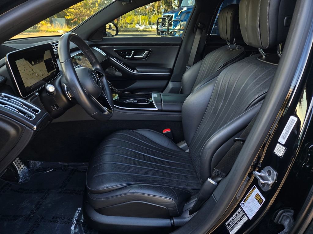 Used 2022 Mercedes-Benz S 580 4MATIC Sedan w/ AMG Line Package image 20
