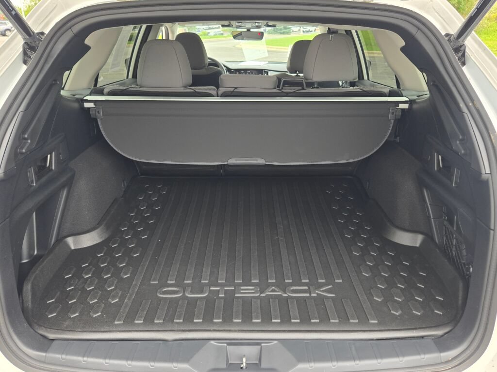 Certified 2025 Subaru Outback Premium AWD/4WD image 14