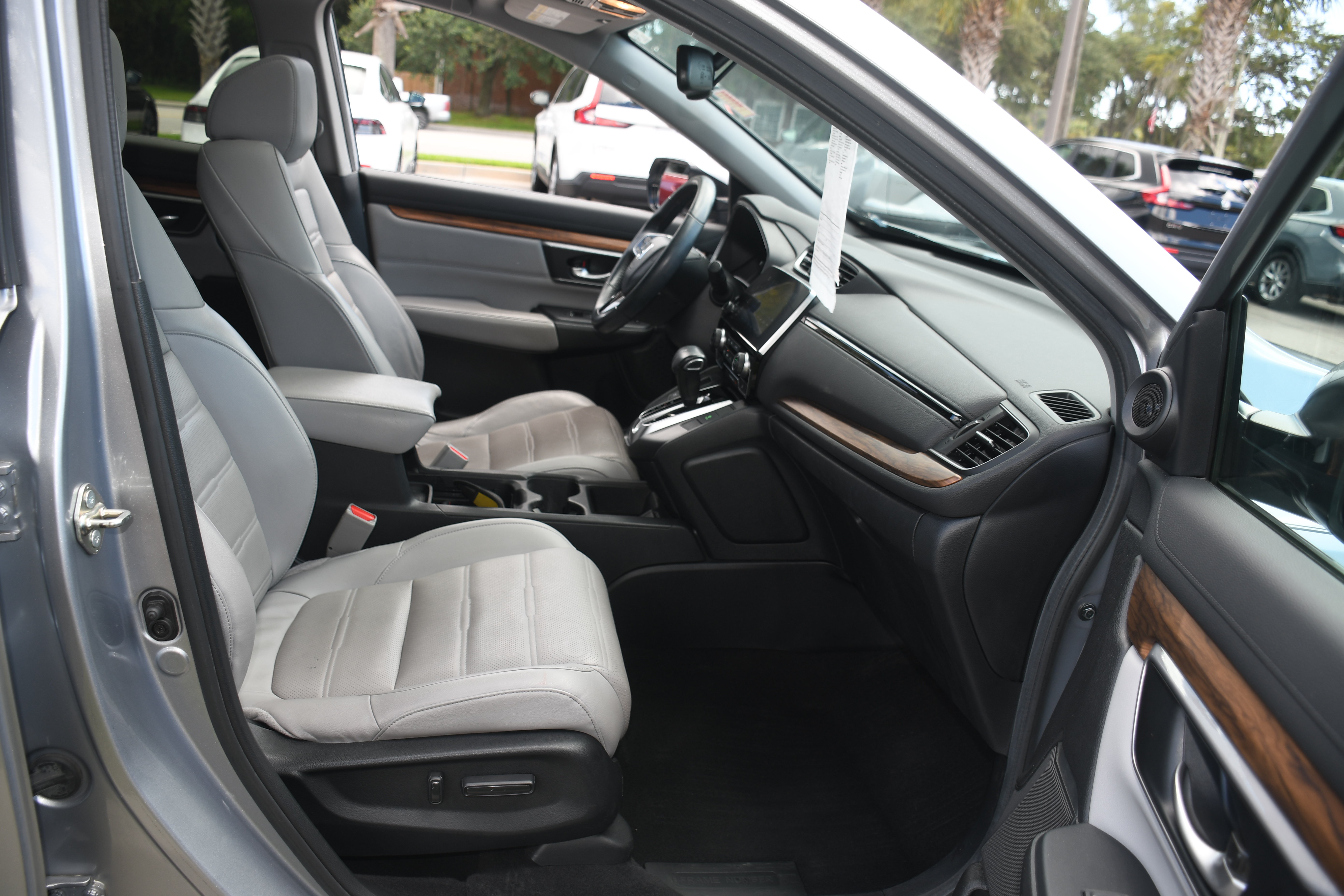 Used 2017 Honda CR-V Touring image 23