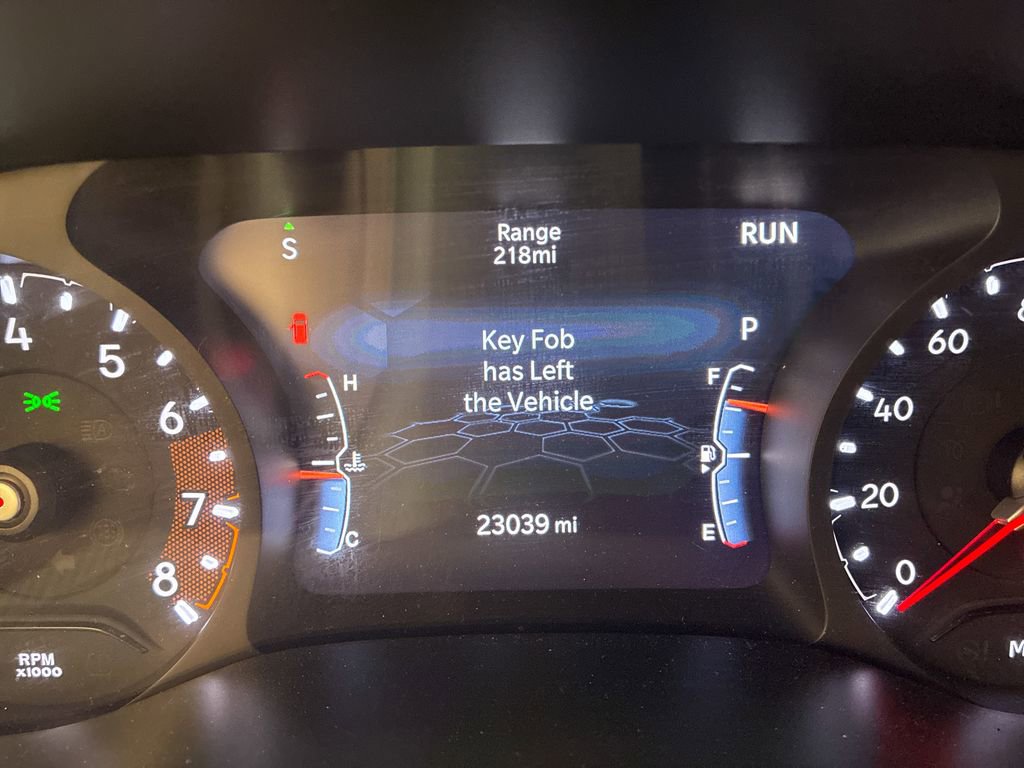 Used 2025 Jeep Compass Trailhawk AWD/4WD image 18