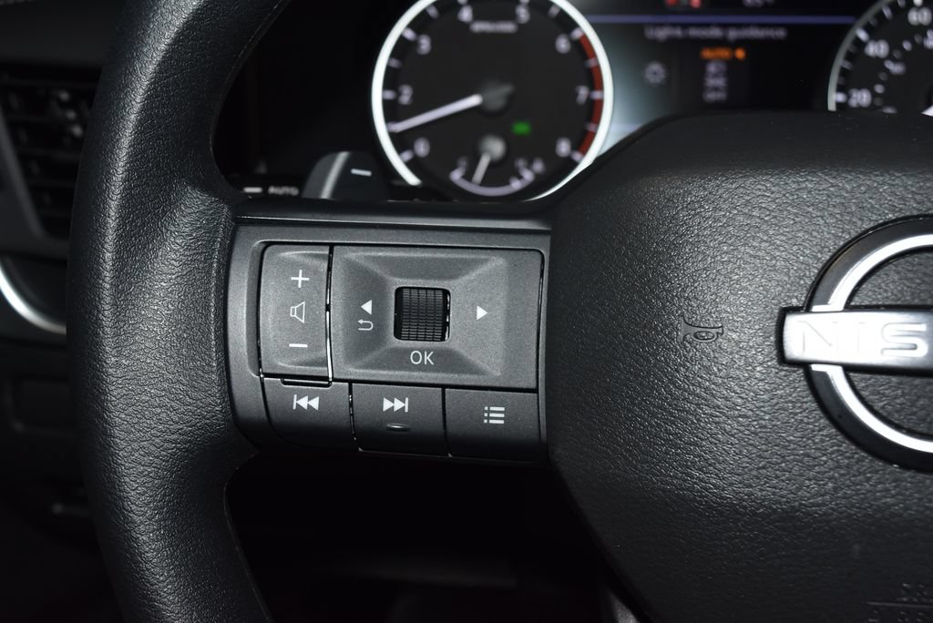 Used 2026 Nissan Rogue S AWD/4WD image 7