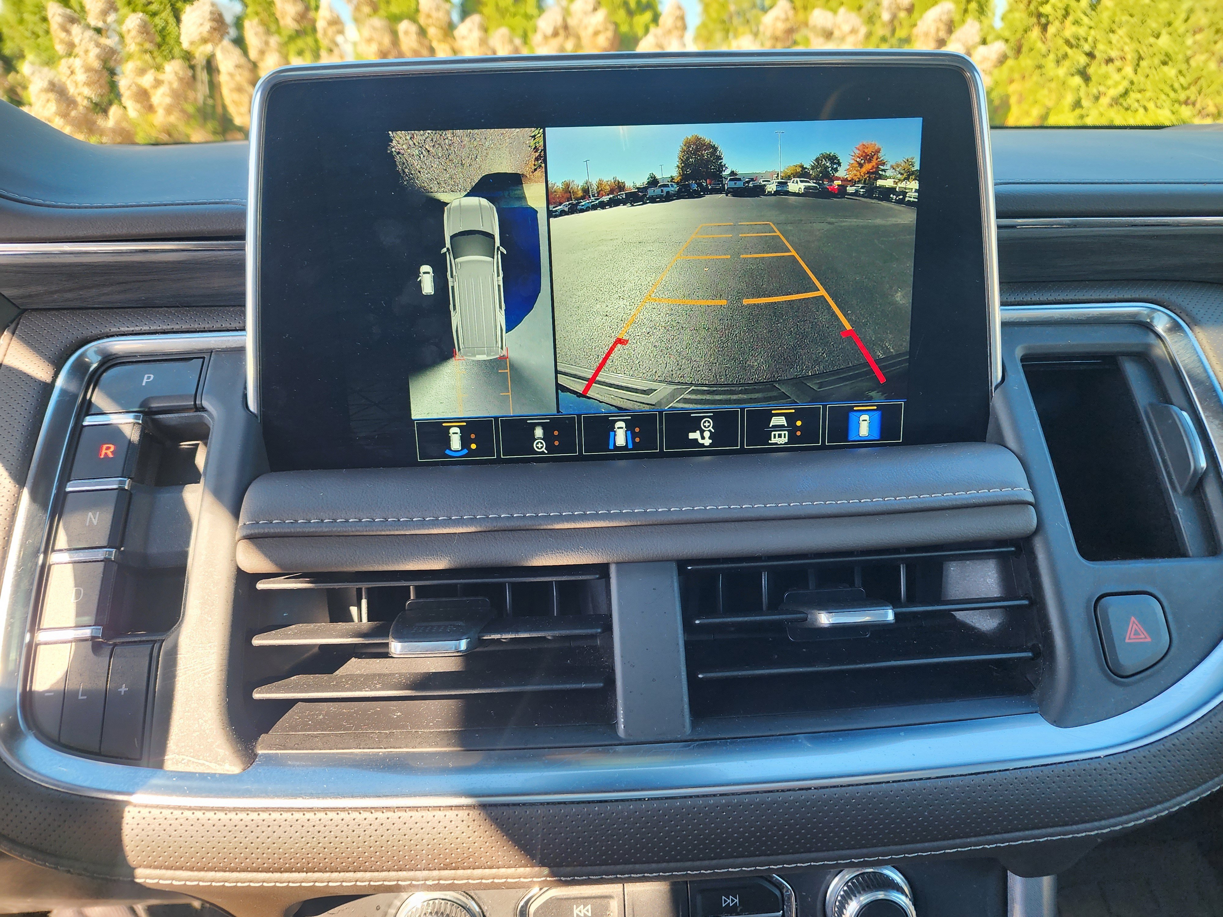 Used 2023 GMC Yukon XL SLT w/ SLT Premium Package image 36