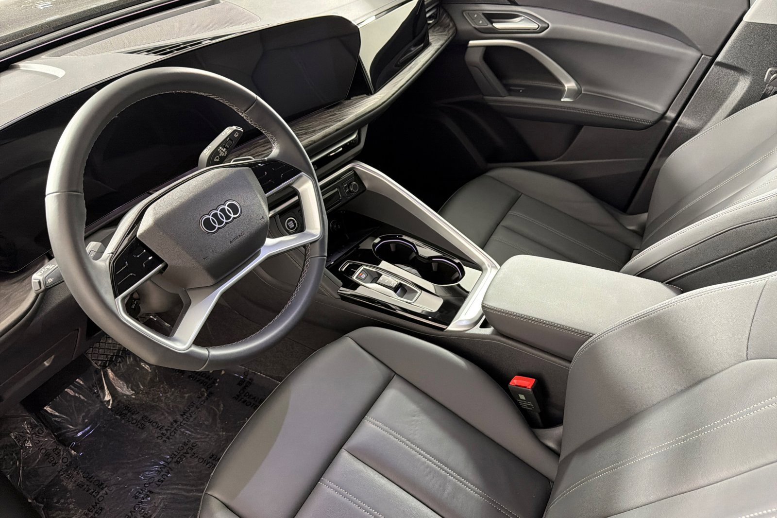 Used 2025 Audi Q5 Premium w/ Convenience Package image 9