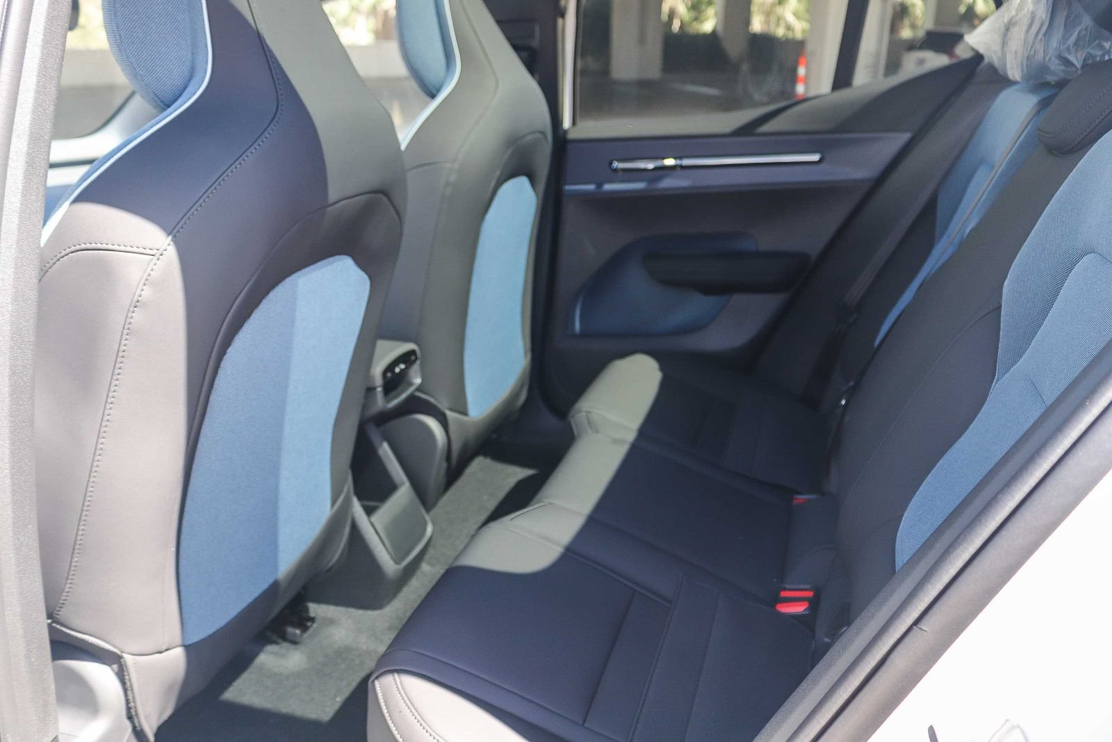 New 2026 Volvo EX30 Cross Country Ultra w/ Protection Package Premier AWD/4WD image 16