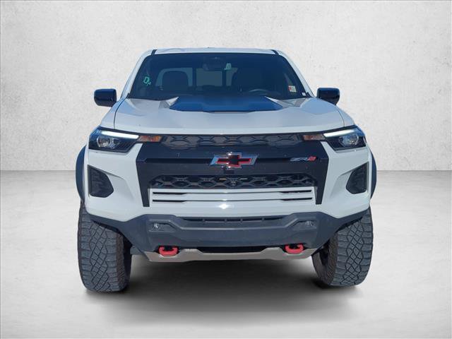 Used 2025 Chevrolet Colorado ZR2 w/ Midnight Edition AWD/4WD image 2