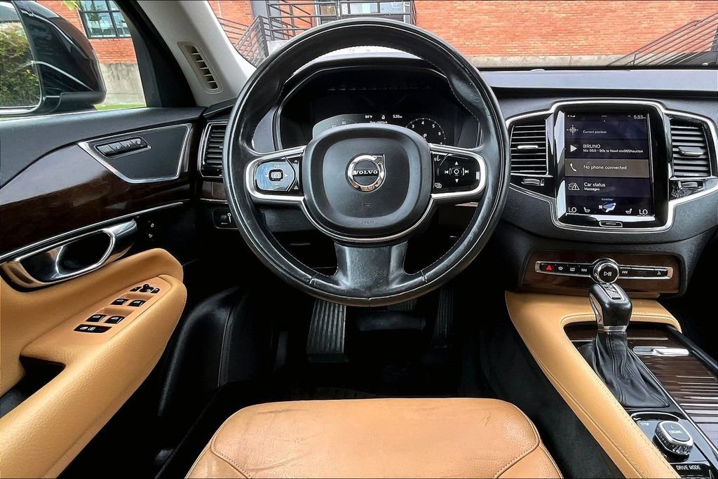 Used 2016 Volvo XC90 T6 Momentum w/ Momentum Plus Package AWD/4WD image 7