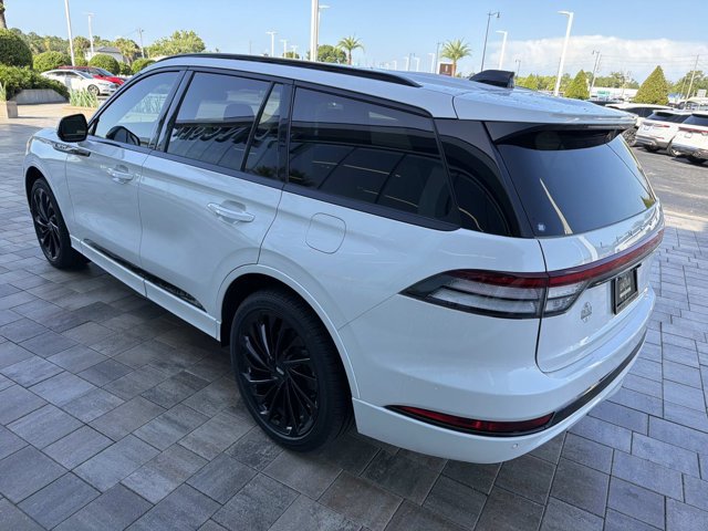 New 2026 Lincoln Aviator Reserve w/ Jet Appearance Package AWD/4WD image 4