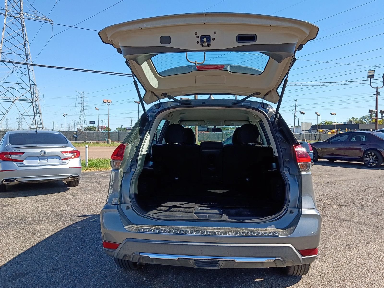 Used 2018 Nissan Rogue S FWD image 8
