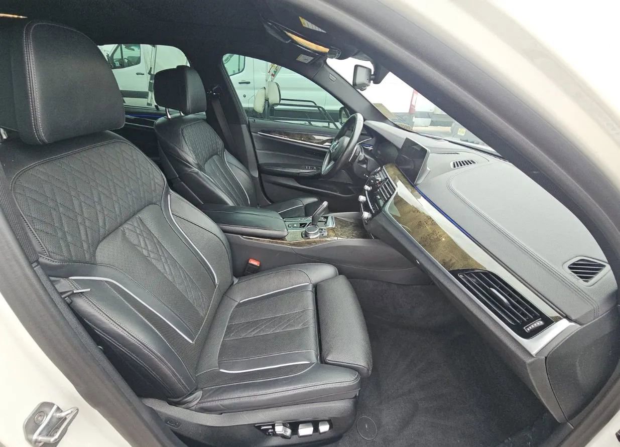 Used 2020 BMW M550i xDrive w/ Executive Package AWD/4WD image 55