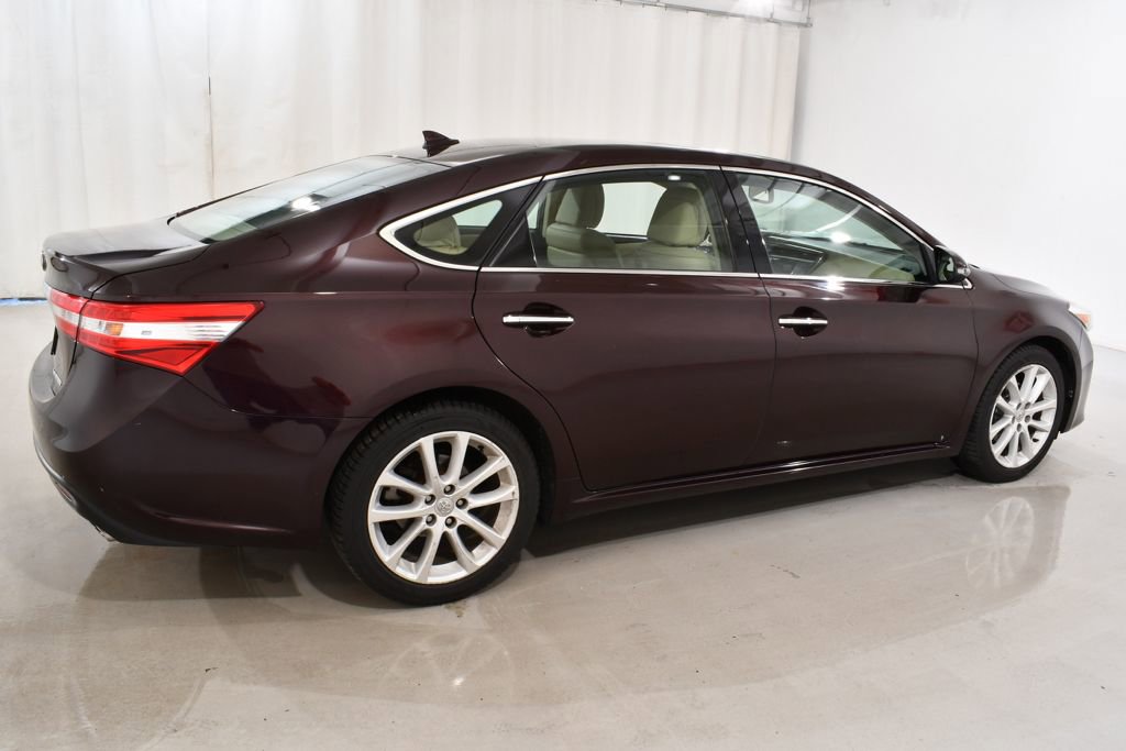 Used 2013 Toyota Avalon Limited image 11