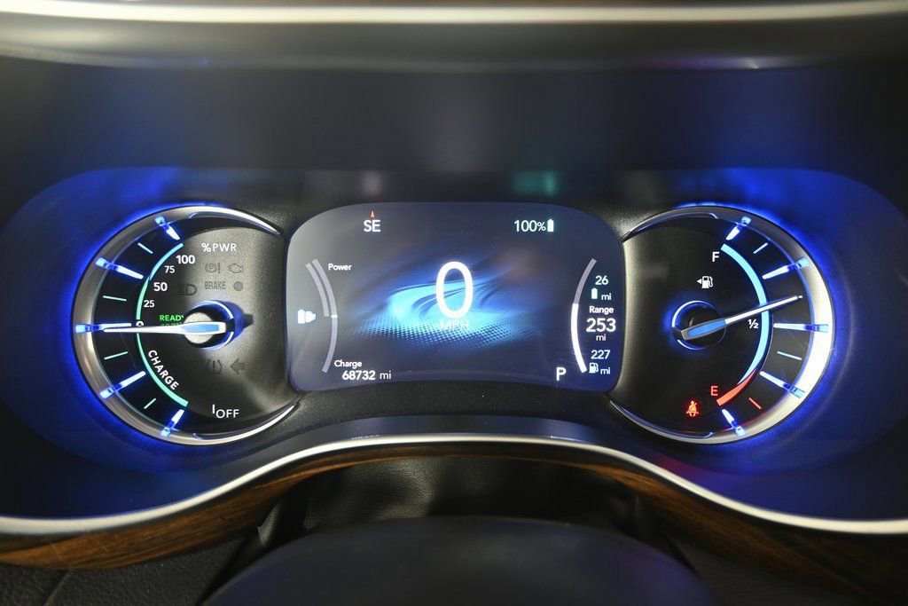 Used 2022 Chrysler Pacifica Limited image 26