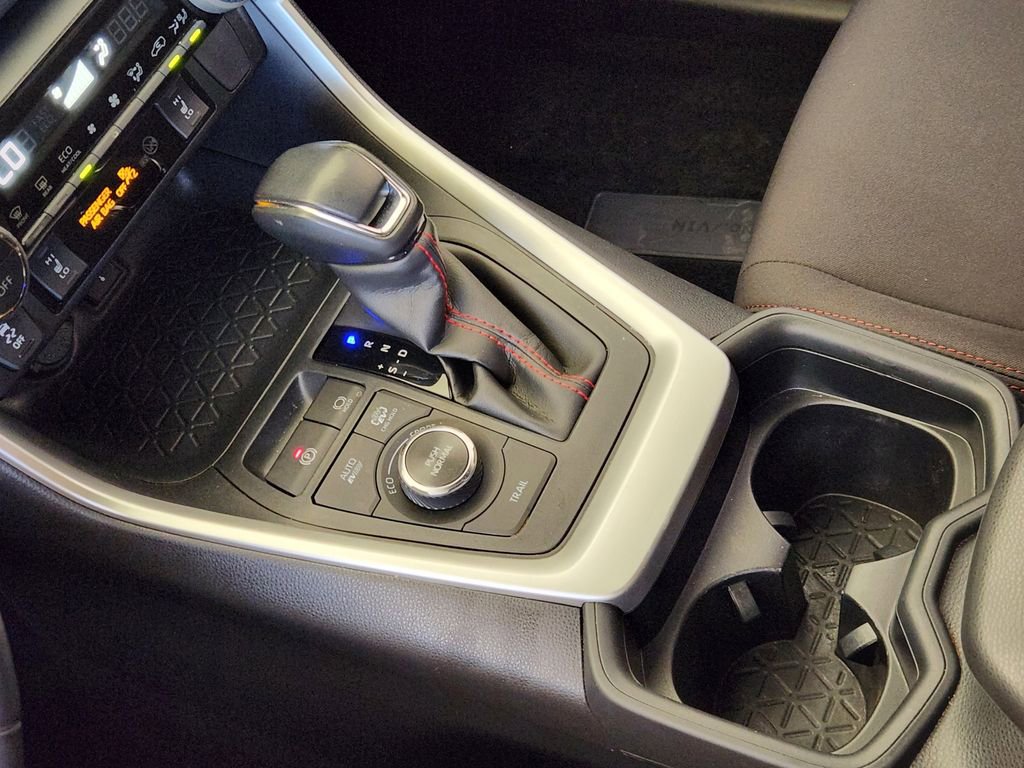 Used 2021 Toyota RAV4 SE w/ Weather & Moonroof Package AWD/4WD image 19