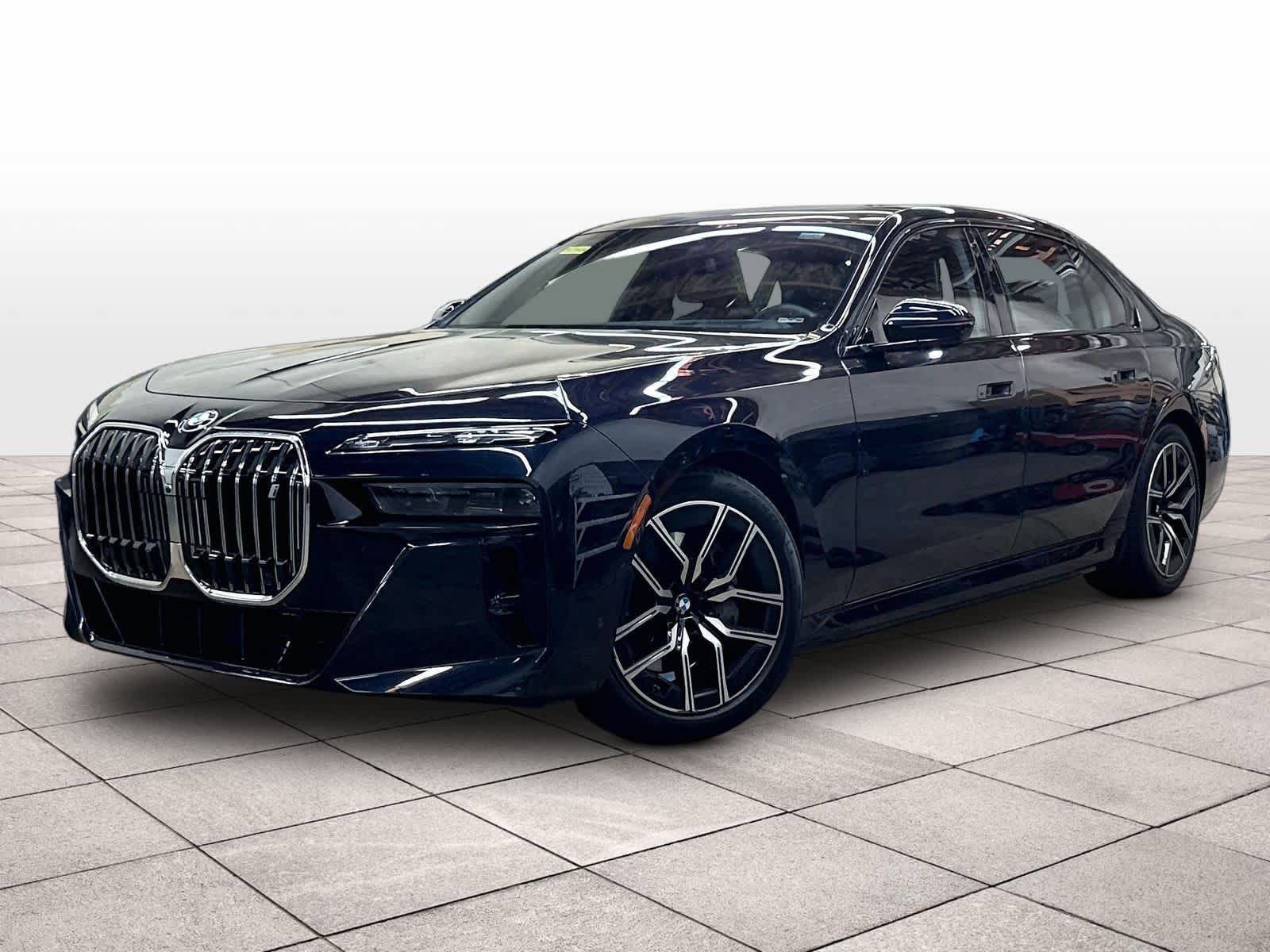 Used 2024 BMW i7 xDrive60 w/ Executive Package AWD/4WD video 1