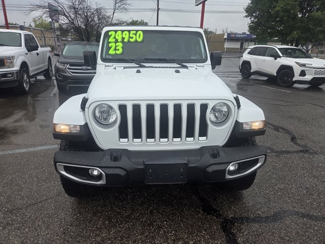 Used 2023 Jeep Wrangler Unlimited Sahara AWD/4WD image 4