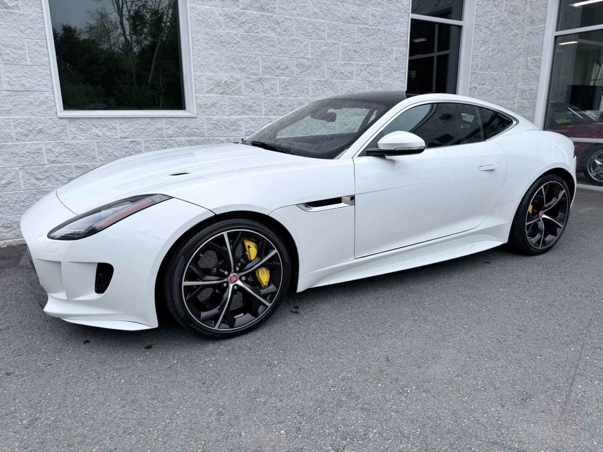 Used 2017 Jaguar F-TYPE R AWD/4WD image 1