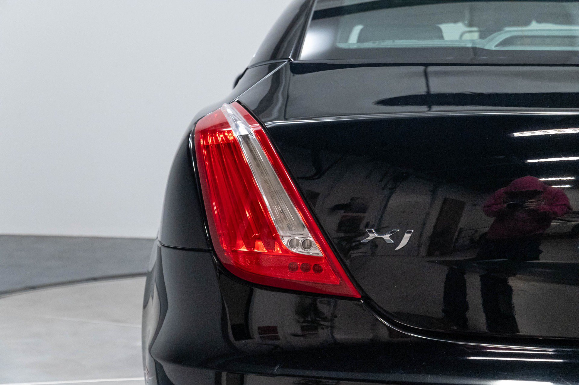 Used 2013 Jaguar XJ AWD image 53