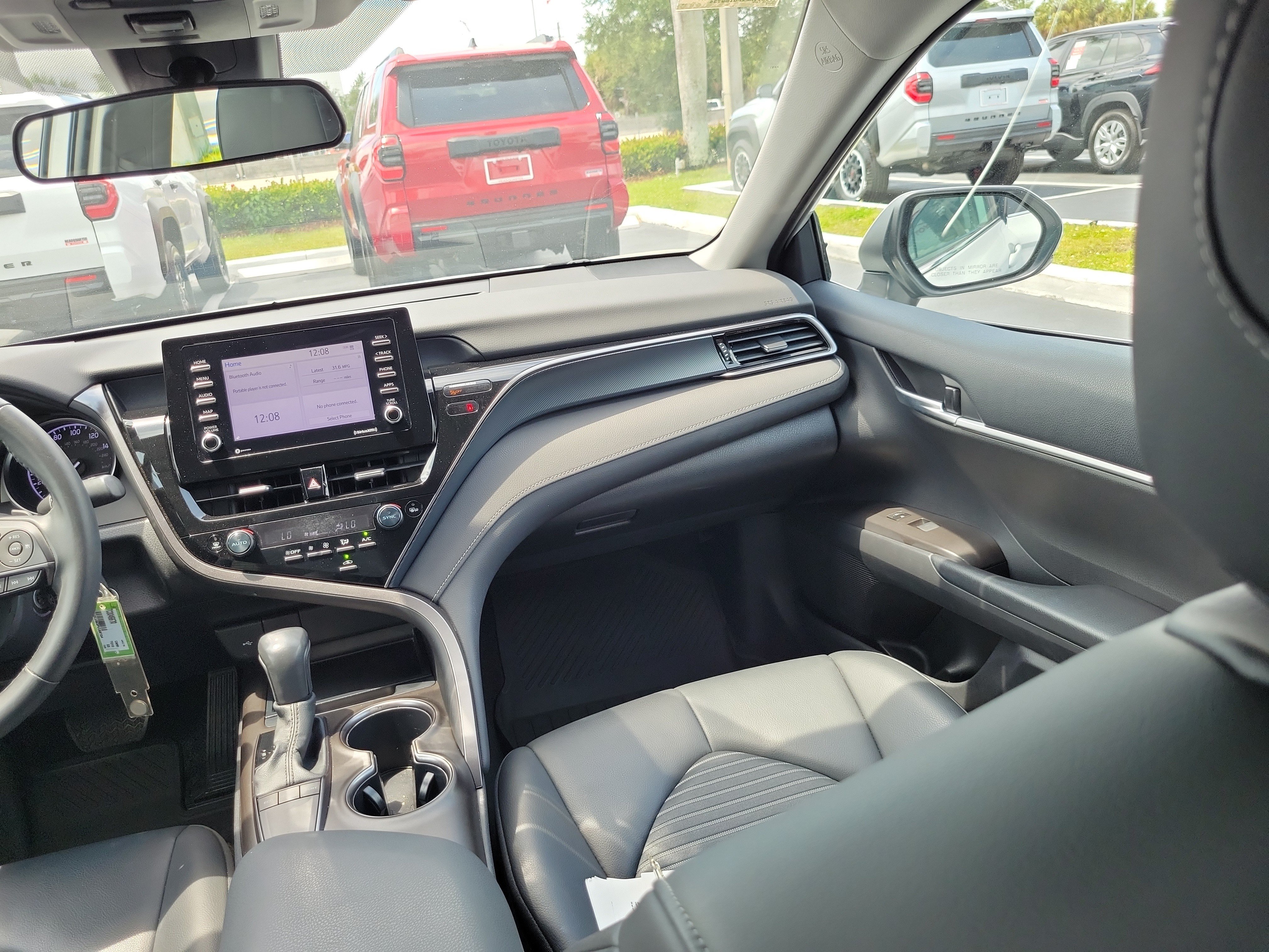Used 2023 Toyota Camry SE FWD image 18