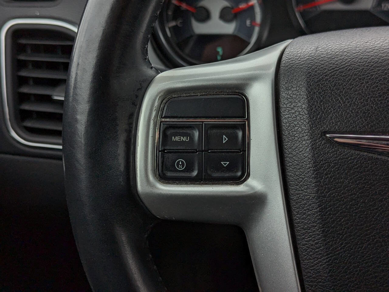 Used 2013 Chrysler 200 Limited FWD image 22