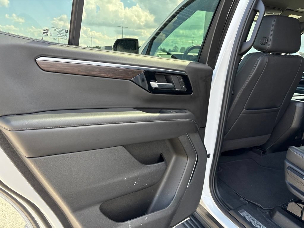 Used 2025 Chevrolet Tahoe LT AWD/4WD image 18