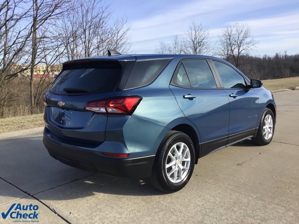 Used 2024 Chevrolet Equinox LS image 3