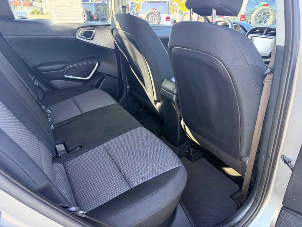 Used 2023 Kia Soul LX w/ Option Group 015 FWD image 29
