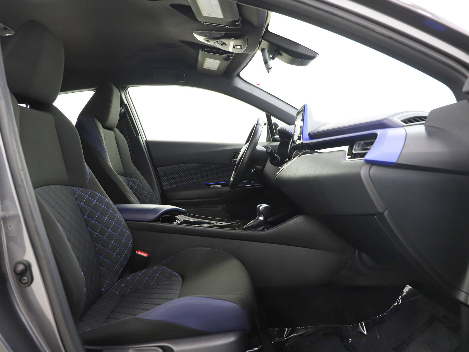 Used 2021 Toyota C-HR XLE FWD image 12