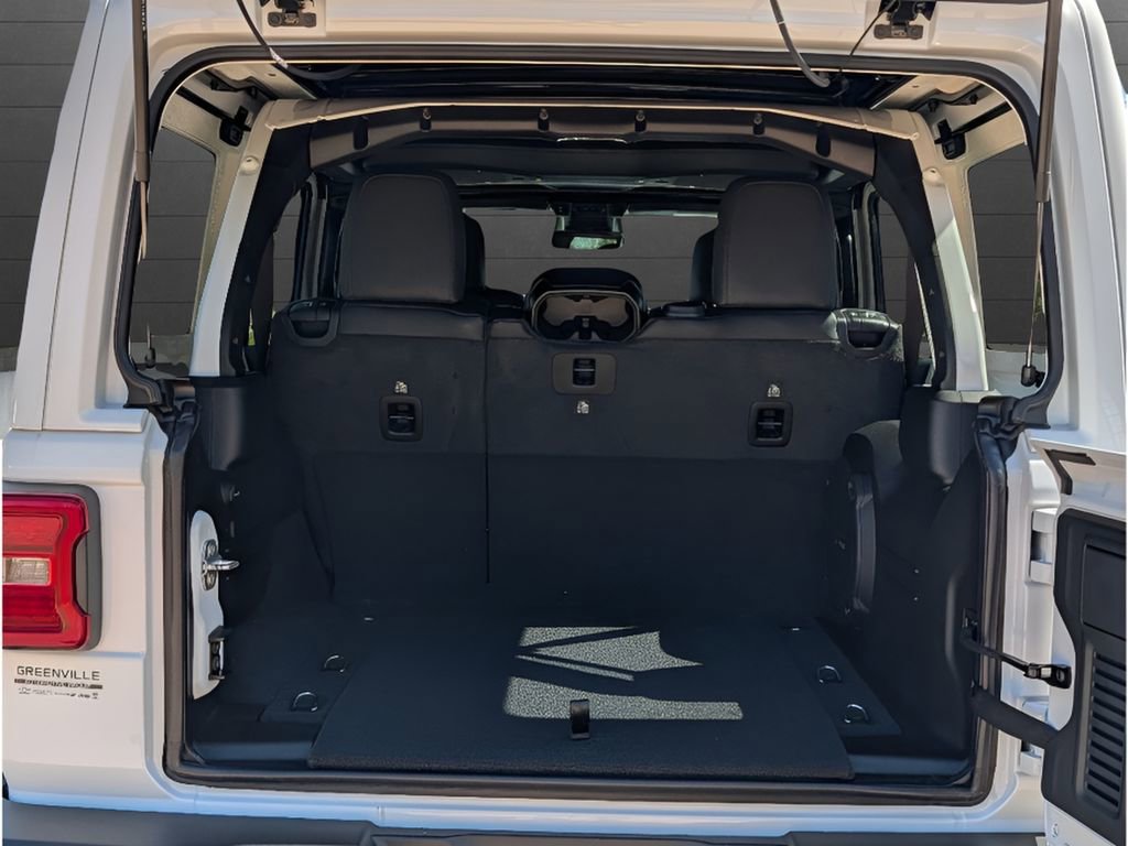 New 2026 Jeep Wrangler Unlimited Sahara AWD/4WD image 7